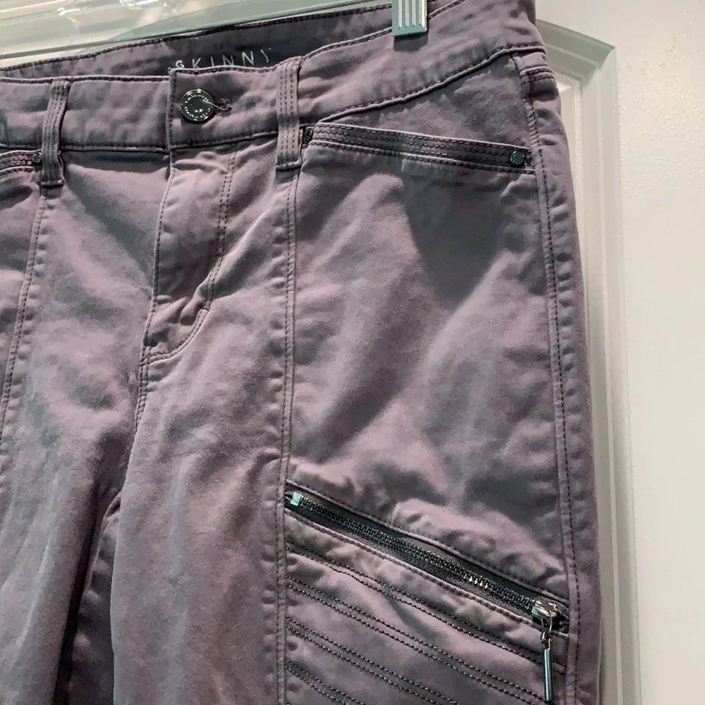 WHITE HOUSE BLACK MARKET SIZE 3/4 SKINNY PANTS